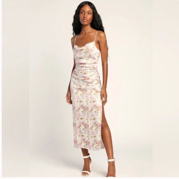 Lulu's Truest Romance White Floral Print Sleeveless Ruched Midi Dress Size M NEW - Picture 1 of 12